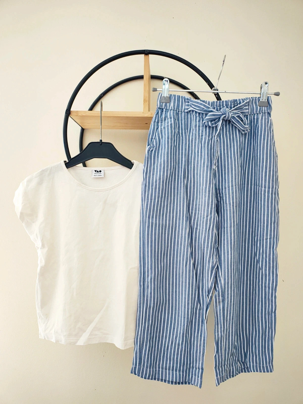 8 ans ensemble été Teeshirt tape a l'oeil et pantalon fluide léger Gémo